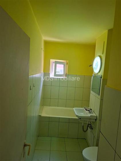 Decomandat la et 3 ?n bloc anvelopat, model mare - 4