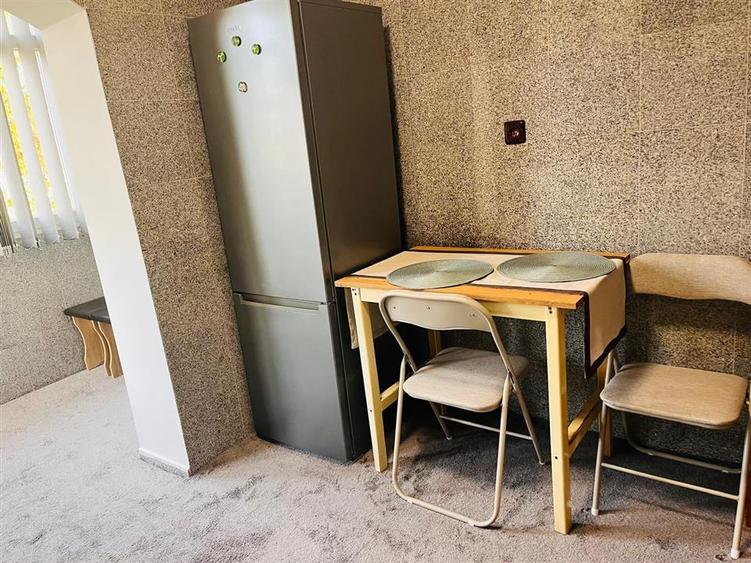 Apartament primitor 2 camere, George Enescu - zona Liceul Energetic
