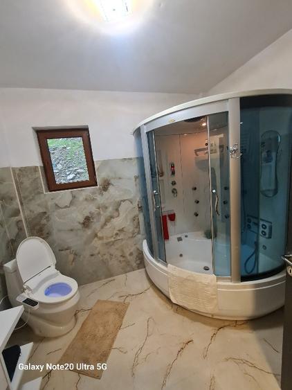 VILA DE LUX CU DOTARI SI MOBILIER PREMIUM POZITIE LA INALTIME