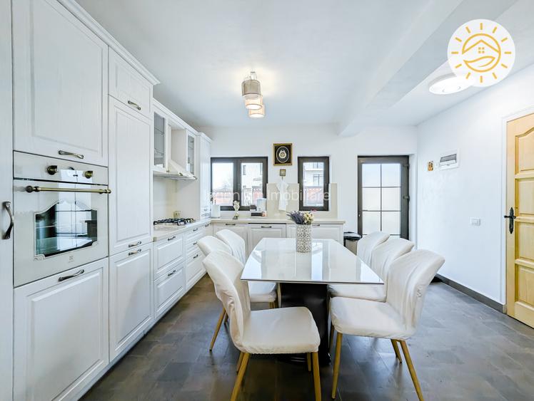 Casa la 3,5km de Coresi Shopping Center mobilata modern - 3