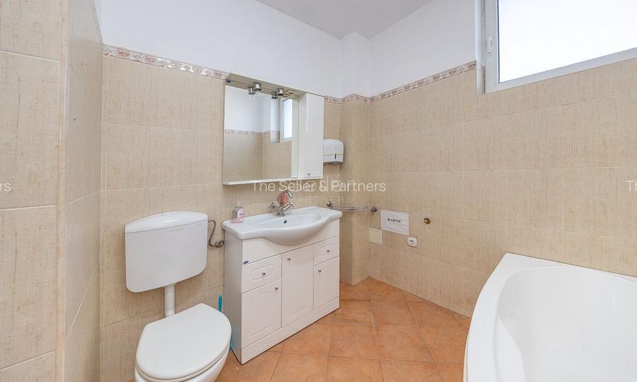 Platformă industrială cu 2 hale și sediu administrativ – teren 3.871 m - 38