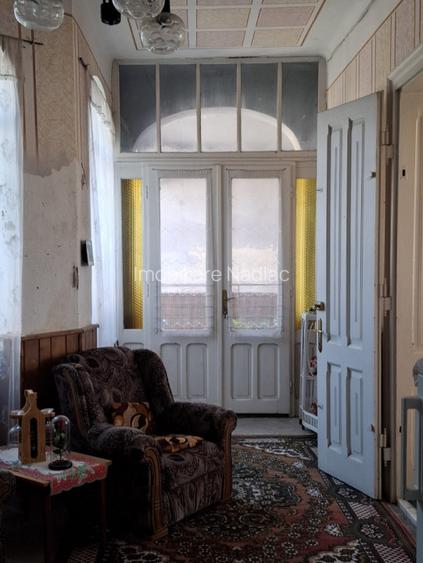 CASA BOIEREASCA pe colt  in Nadlac, Independentei colt cu M. Eminescu - 9
