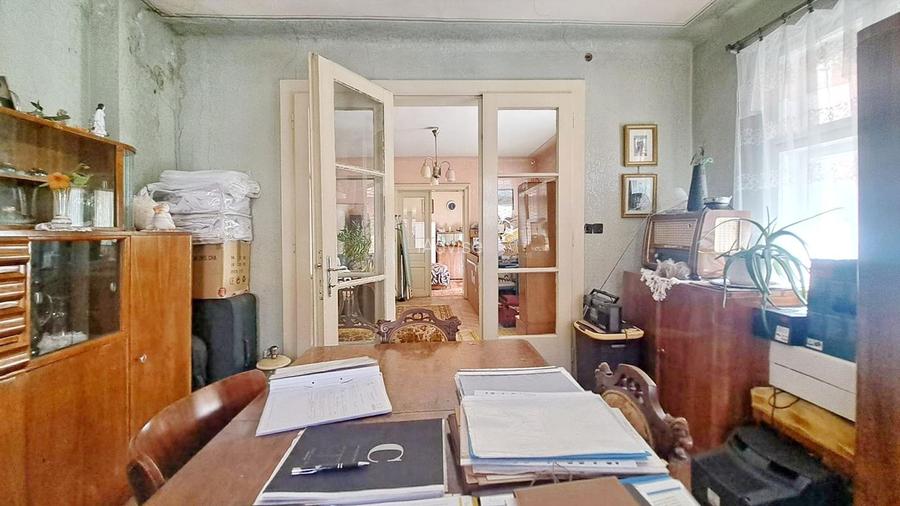 CASA CU TEREN GENEROS si acces pe doua fronturi - 6