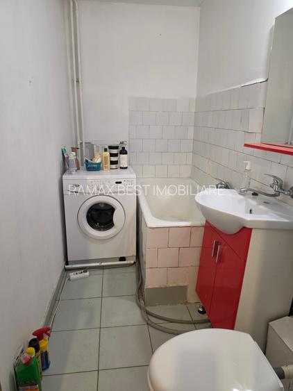 Piata Muncii, 5 minute metrou, pe Apostol Margarit, bloc 1987, reabilitat - 3