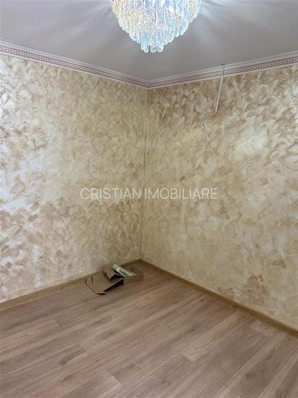 Casa zona centrala, 5 camere,  compusa din doua apartamente, chirpic si caramida - 18