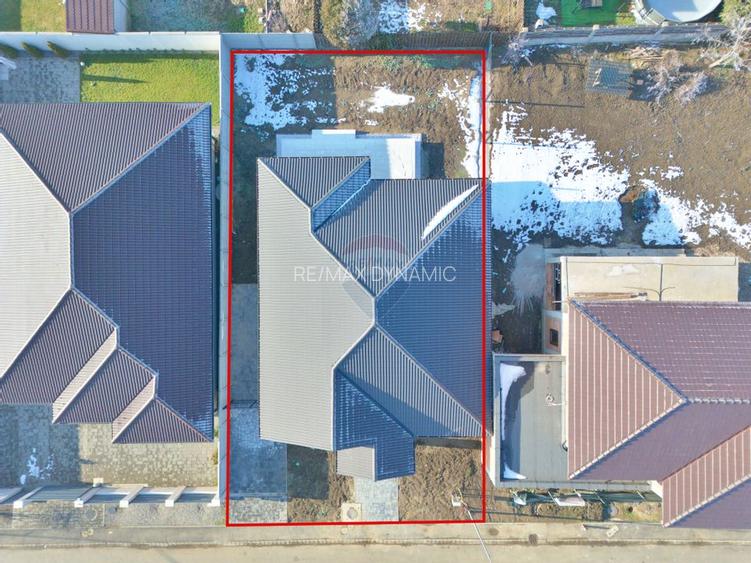 Vilă cu 4 camere de vânzare în Via Carmina - 3