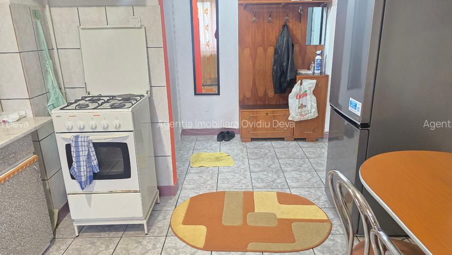 Vand apartament 3 camere in Deva, zona Viitorului (Gojdu), et. 3,mobilat, utilat - 9