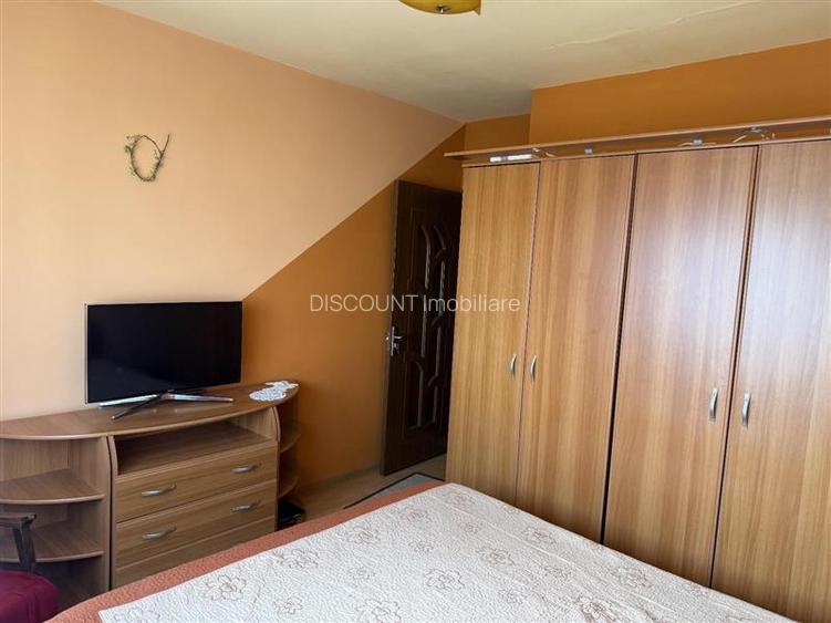 Apartament cu 4 camere zona  9 Mai - 10