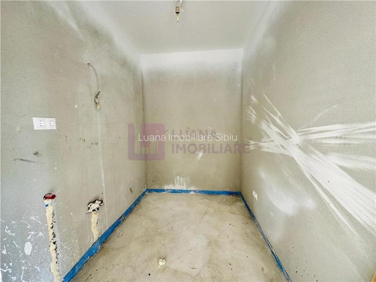 Spatiu comercial NOU | Doamna Stanca  | 71,5  mp | vitrine la strada - 4