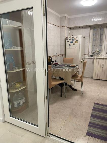 Închiriez apartament 3 camere, modern, spațios, Piața Alba Iulia , AC - 5