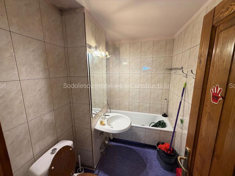 Spațiu parter cu destinație mixtă, zona fostă Lidia – 67 mp - 21