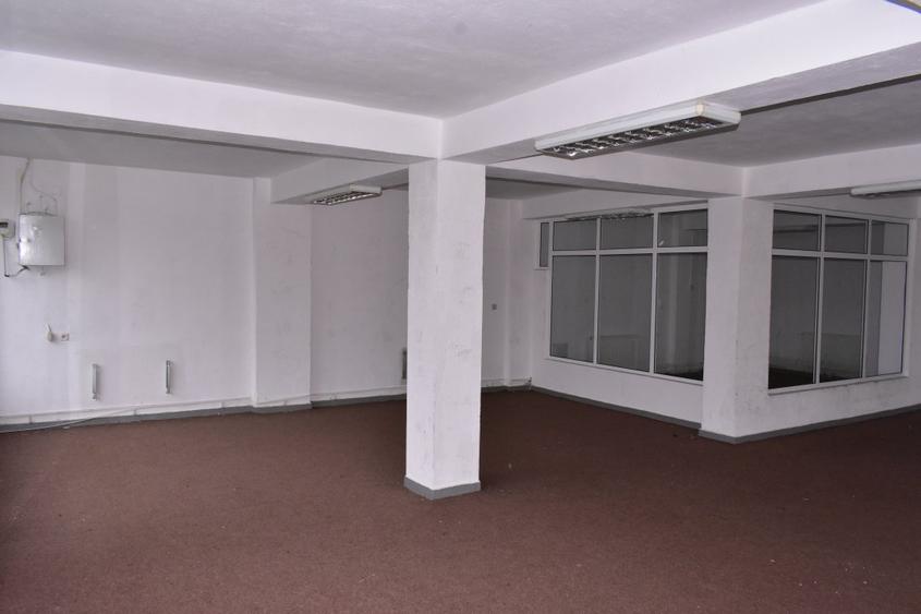 Spatiu comercial 5,4 €/mp, 740mp, Craiovei - Pitesti