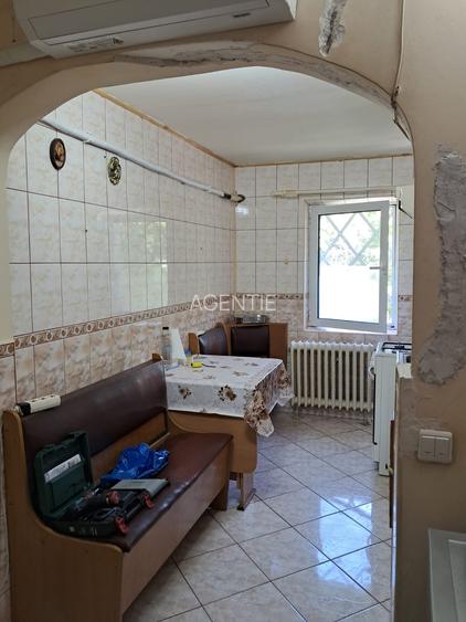 Rahova-strada Dunavat etaj 1/4 - 6