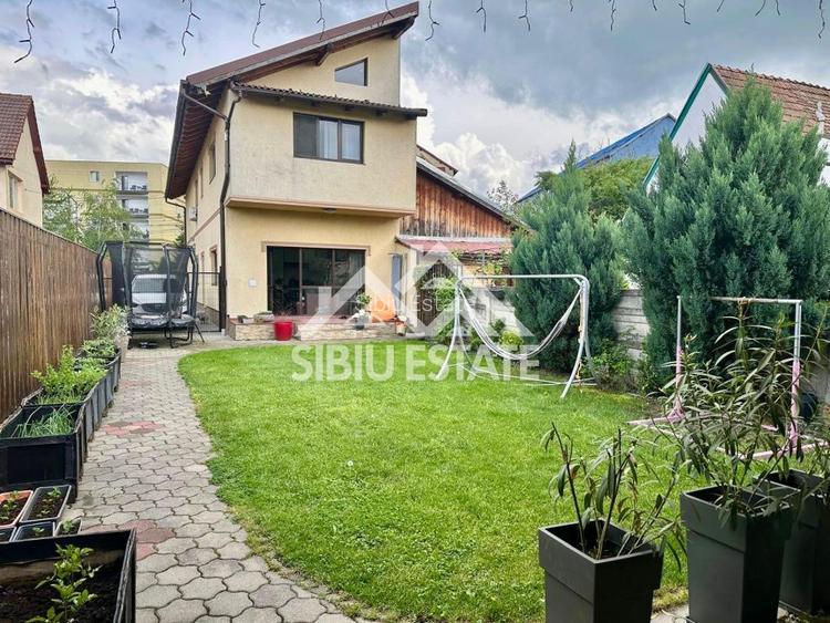 Casa tip duplex 5 camere 350 mp teren terasa cu zona gratar si pivnita - 4