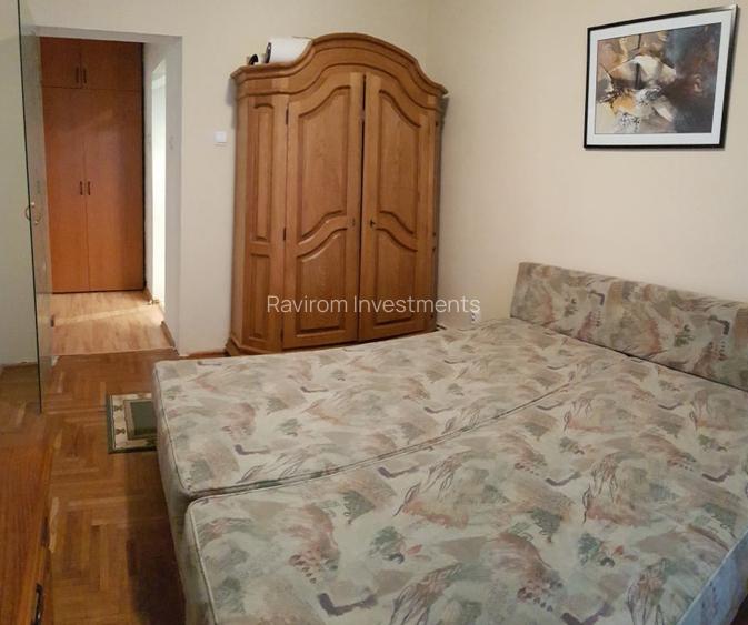 Apartament trei camere decomandate, mobilat si utilat, etaj unu, ultracentral - 14