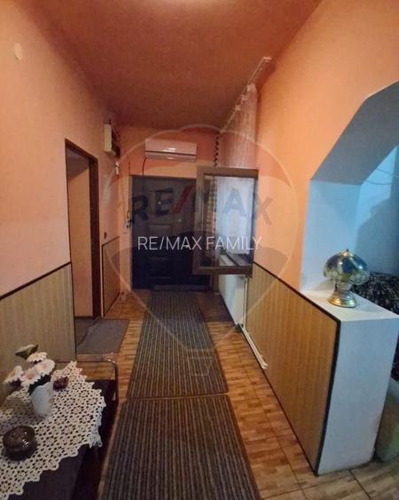 Casă spațioasă de vânzare în zona metropolitană, Fughiu - 4