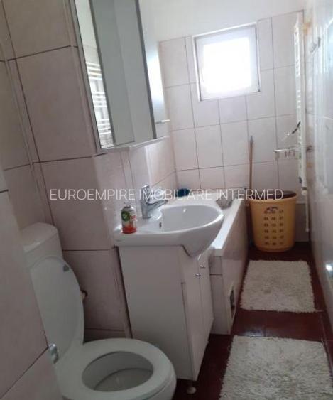 Apartament  cu 2 camere de vânzare, zona Km 4-5 - 7