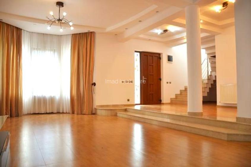 Locatie unica!  Inchiriere Vila superba langa parc, lac si stadionul din Targovi - 2