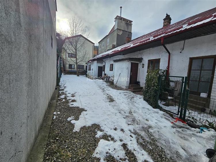 Casa 2 apartamente si curte privata , AFI Mall Brasov - 10