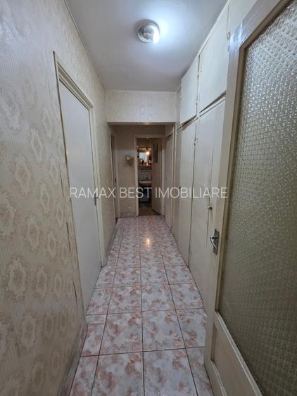 Piata Muncii, 5 minute metrou, chiar pe Basarabia, stradal, vedere spate, - 16