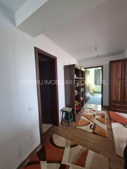 Apartament 3 camere - 25