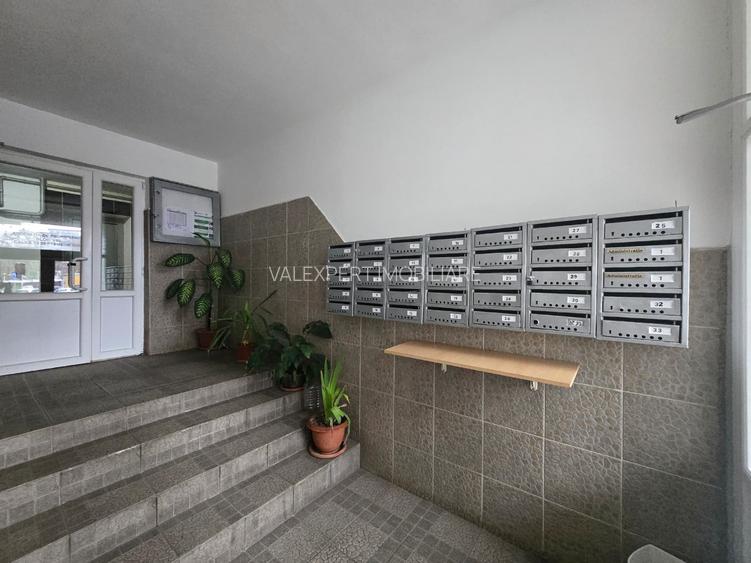 Calea 13 Septembrie,2 cam,et.3,decomandat, supraf 64mp, centrala proprie. - 21