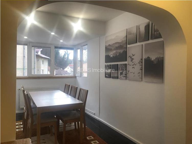 Apartament  4  Camere Centru, 2 locuri parcare in bloc tip vila - 9