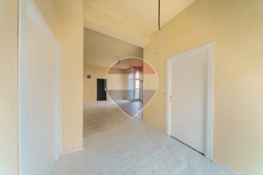 Apartament nou cu 2 camere și balcon de 20 mp, în zona Intim