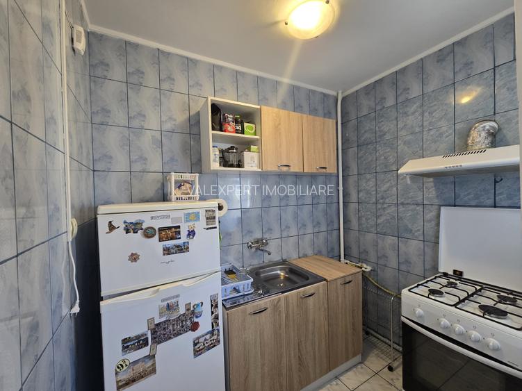 Metrou Costin Georgian, garsoniera  et. 5, supraf. 31mp, mobilata si utilata. - 2