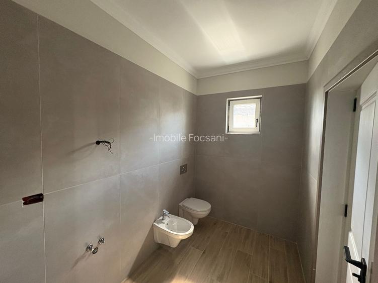 Casa de vanzare - 137 mp - Golesti - 8
