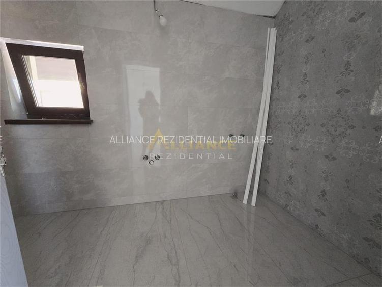 Gata de mutare- 425mp teren - 5 camere - 3 bai - 8