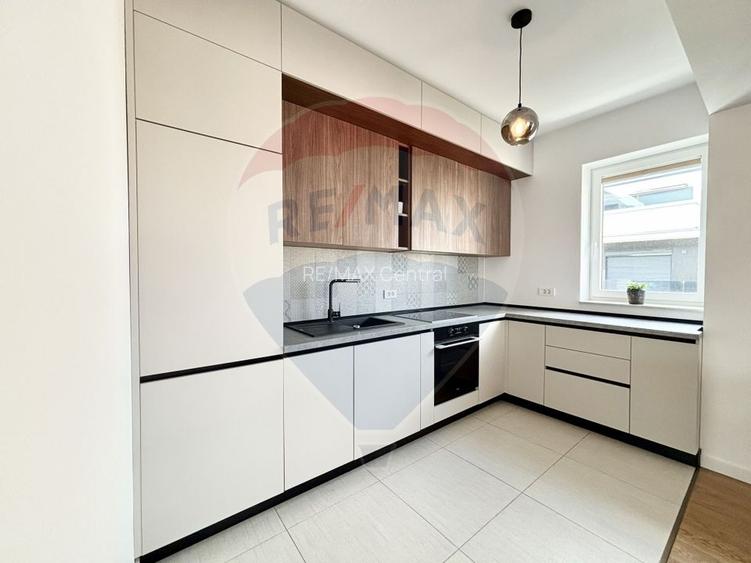 Apartament 2 camere de închiriat central, loc de parcare, comision 0 - 7