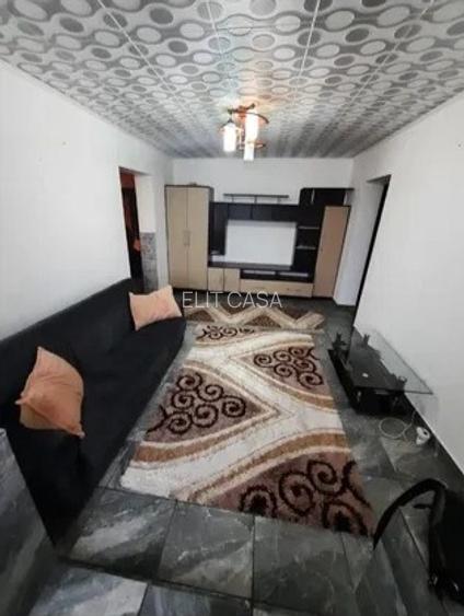 Apartament de 3 camere, semidecomandat, etaj 1/4, zona Podu Ros - 4