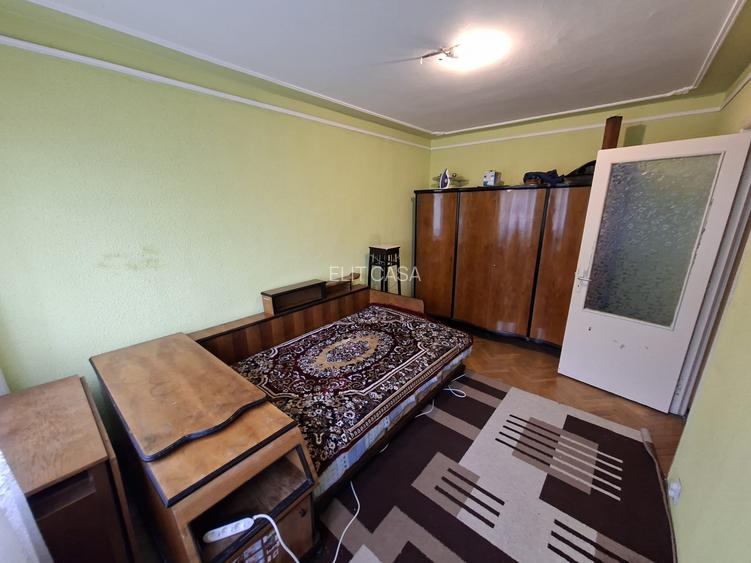 Apartament 2 camere, etajul 2/4, zona Podu Ros - 3