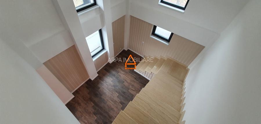 Casa / Vila -  D+P+E  - 320 mp , 800 mp teren - str Fermei , Bucium - 2