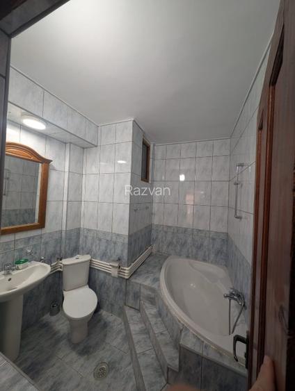Apartament de 6 camere in vila  - 9