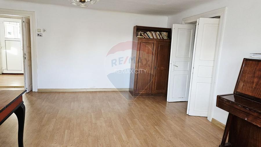 Apartament cu 3 camere de vânzare în zona Central - 7