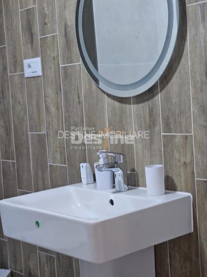Apartament cu 2 camere decomandat, cu loc de parcare si balcon, zona Coresi - 6