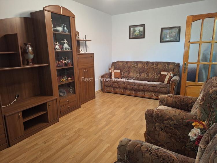 Abator, Sos. Mangaliei, 2 decomandate, 52 mp, mobilat si utilat, gaze, 400 Euro - 2
