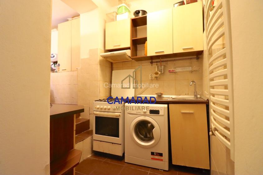 Apartament de vânzare cu 4 camere- curte – Cotroceni - metrou Eroilor/Grozăvești - 12