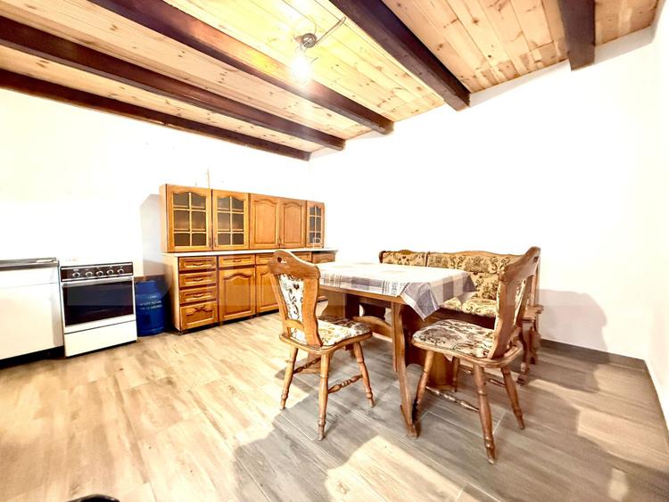 Casă de vânzare în comuna Homorod – liniște, confort și natură - 4