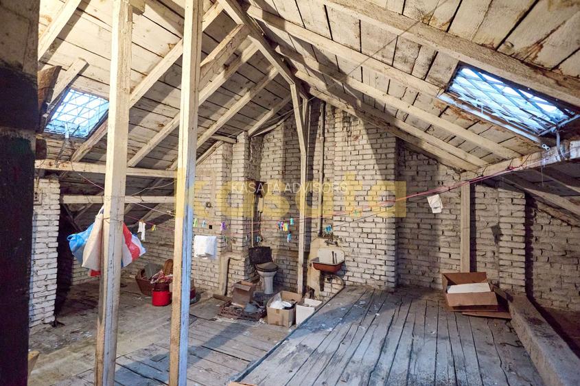 CASĂ CLASICĂ DE VANZARE CU POTENȚIAL PREMIUM ÎN ZONA 1 MAI - 39