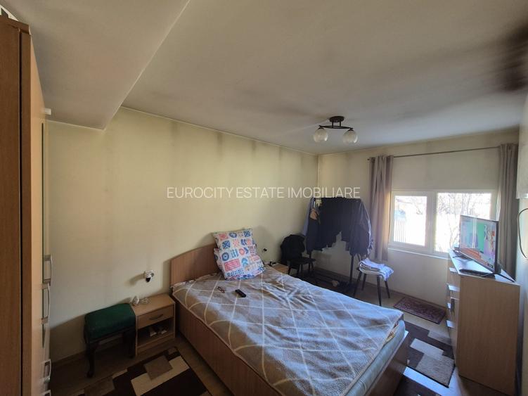 Chiajna - str Eroului, vanzare 2 corpuri de casa - 17