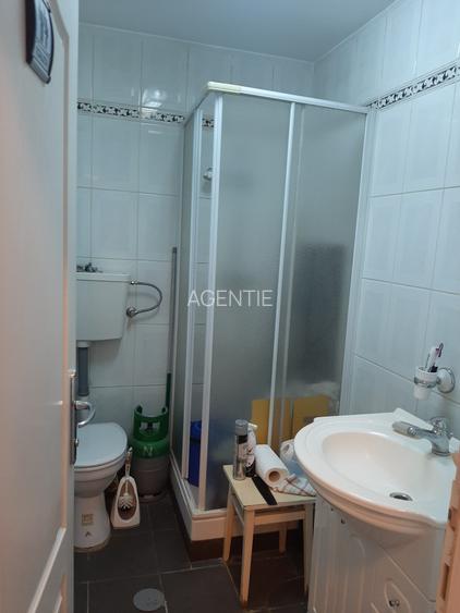 1Mai-Bulevardul Maresal Averescu-stradal-Vad comercial. - 16