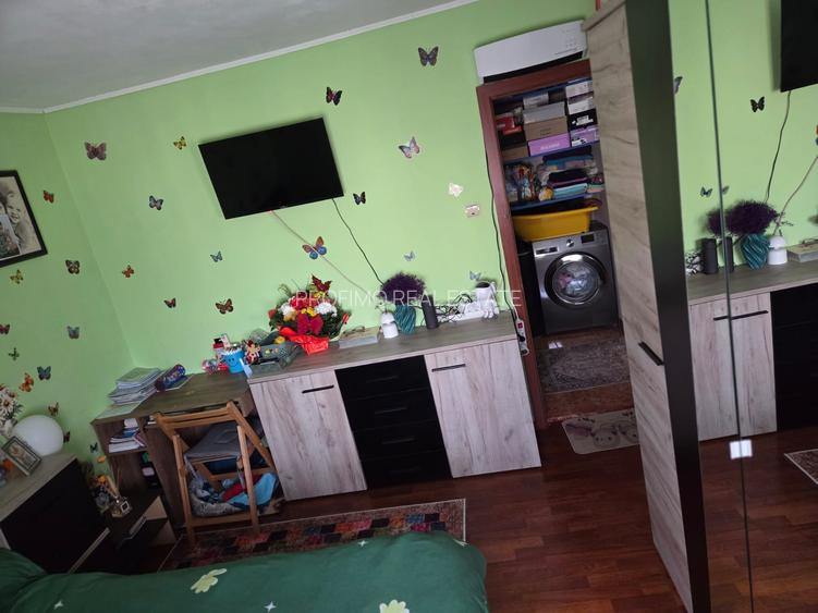 Dacia, apartament 2 camere decomandat et.4 - 16