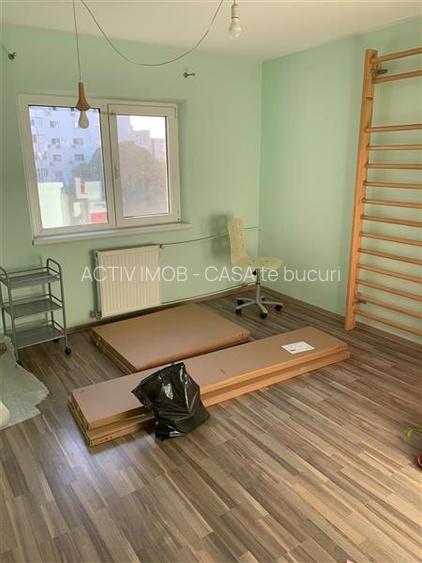 4 Camere, Mall Vitan - 8