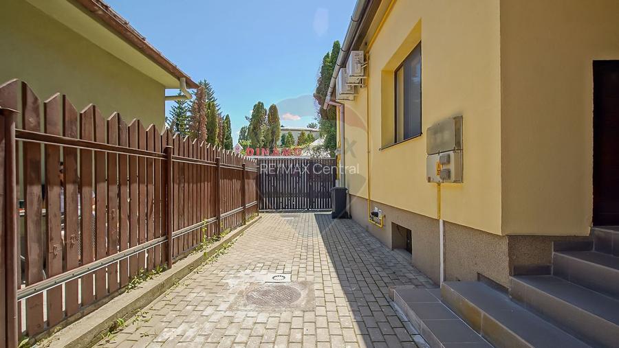 Casă cu 2 apartamente în Brasov, investiție sigură sau căminul ideal - 3