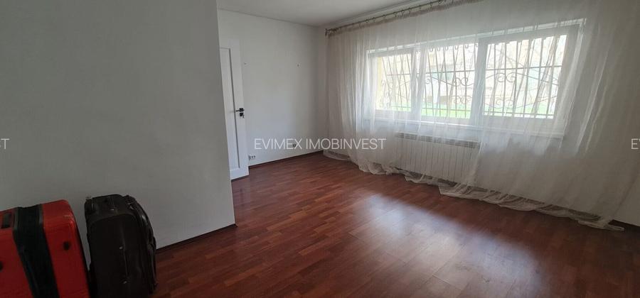 Mall Vitan Apartament spatios 3 camere cu centrala proprie - 3