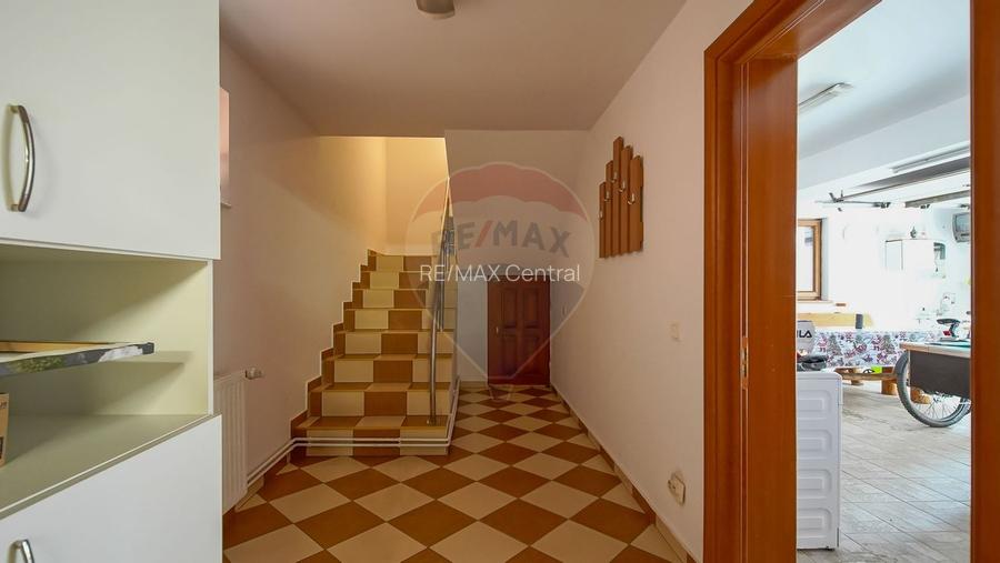 Casă cu garaj și panouri fotovoltaice – Codlea! - 40