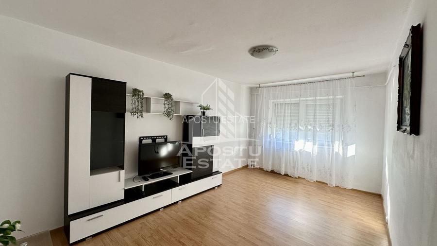 Apartament cu 3 camere, decomandat, zona Lipovei - 3
